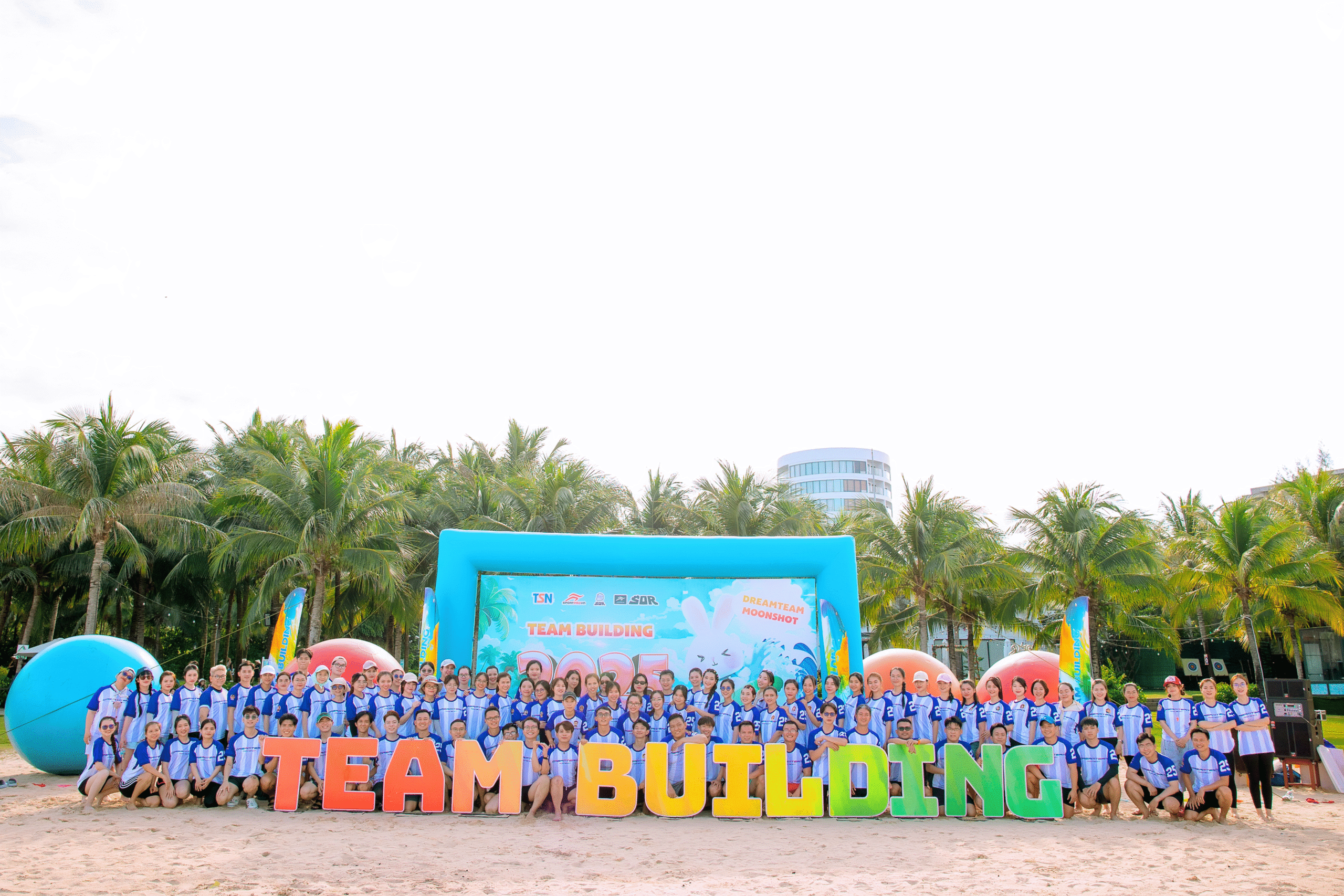 TEAMBUILDING 2025 – DREAMTEAM: MOONSHOT